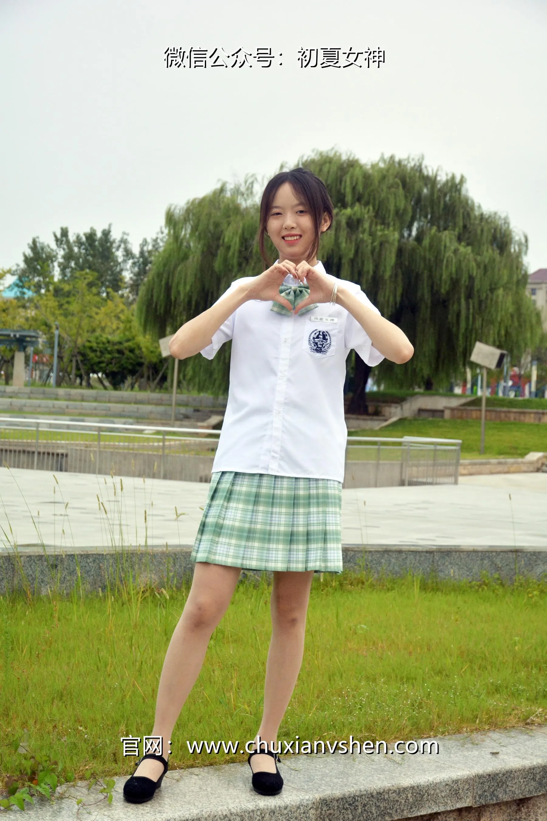初夏女神 NO.029 情情 绿色JK套 [72P]插图4